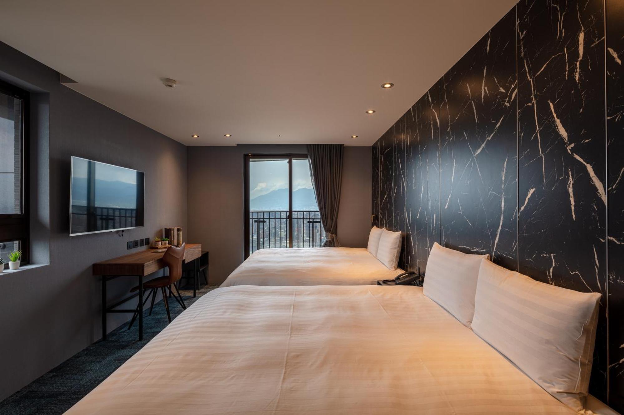 Roaders Plus Hotel - Taipei Station Room photo