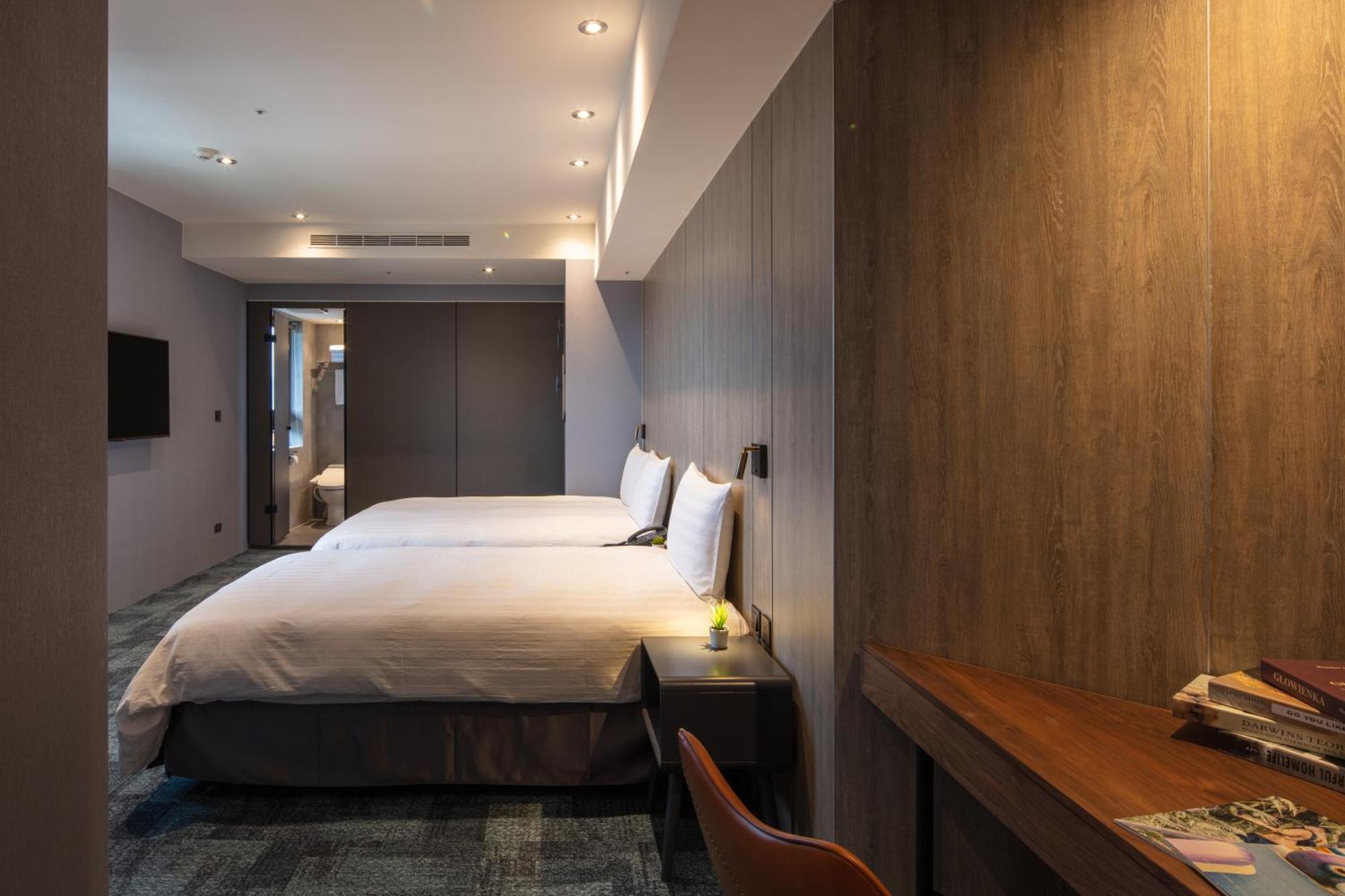 Roaders Plus Hotel - Taipei Station Room photo